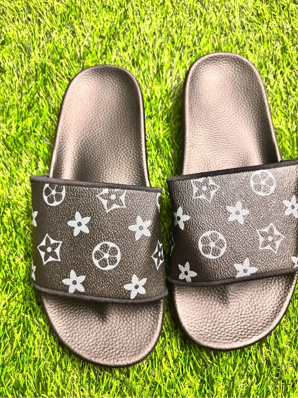 Kids Black Slide Sandals with White Floral Motif - Easy Slip-On size 40